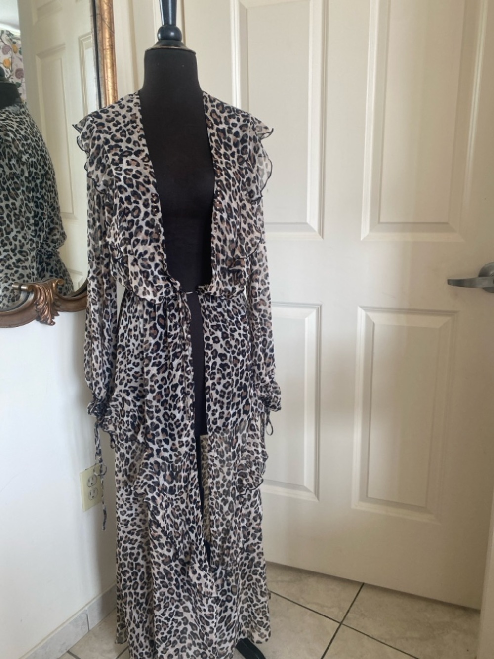 Victoria’s Secret semi sheer ruffle cheetah maxi robe xs/s - Picture 2 of 3